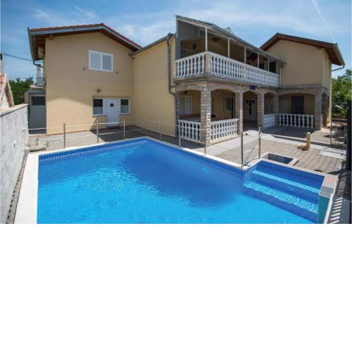 Gorgeous Apartment In Kakma With Wifi