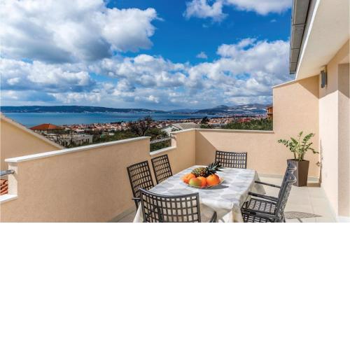 Gorgeous Apartment In Kastel Gomilica With Wifi