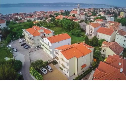 Gorgeous Apartment In Kastel Stari With Wifi