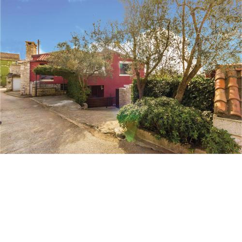 Gorgeous Apartment In Kavran With Wifi