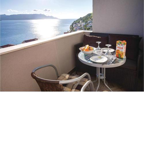 Gorgeous Apartment In Klek With Wifi