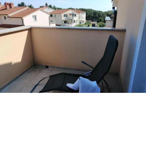 Gorgeous Apartment In Medulin With Kitchen