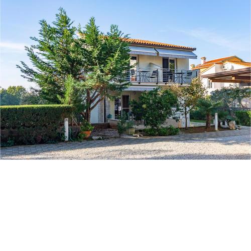 Gorgeous Apartment In Medulin With Wifi