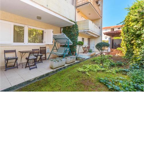 Gorgeous Apartment In Pakostane With Wifi