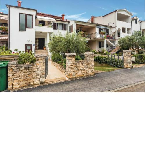 Gorgeous Apartment In Porec With Kitchen