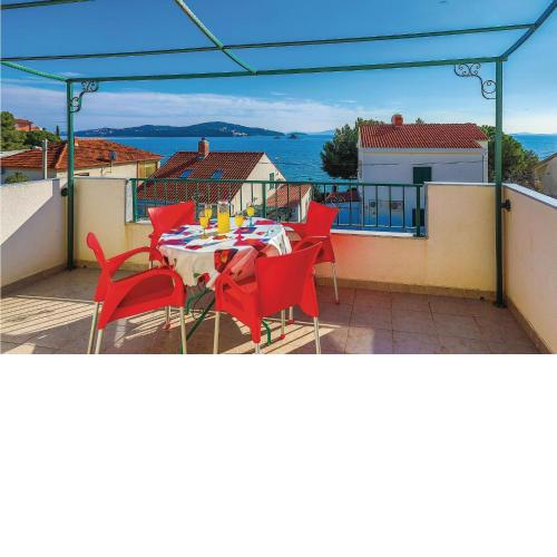 Gorgeous Apartment In Seget Vranjica