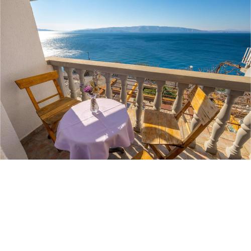 Gorgeous Apartment In Senj With Kitchen