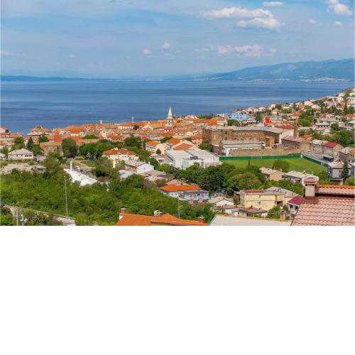Gorgeous Apartment In Senj With Kitchen