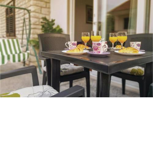 Gorgeous Apartment In Supetar With Wifi