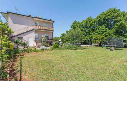 Gorgeous Apartment In Umag With Wifi