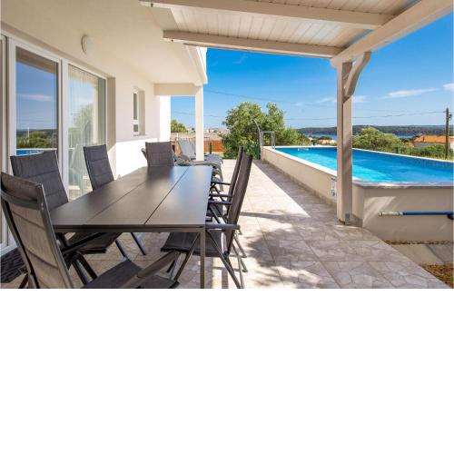 Gorgeous Home In Banjol With Kitchen