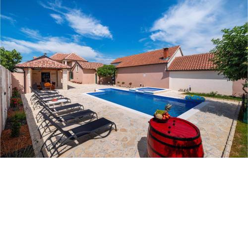 Gorgeous Home In Benkovac