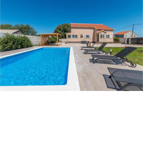Gorgeous Home In Biograd Na Moru With Kitchen