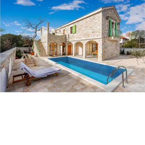 Gorgeous Home In Biograd Na Moru With Wifi