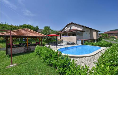 Gorgeous Home In Breznicki Hum With Jacuzzi