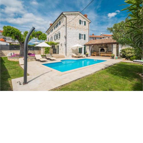 Gorgeous Home In Dracevac With Wifi