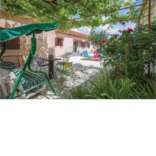 Gorgeous Home In Dubravice-Skradin With Wifi