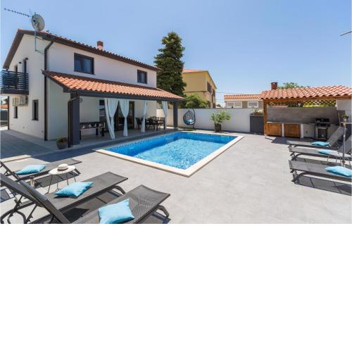 Gorgeous Home In Galizana With Kitchen