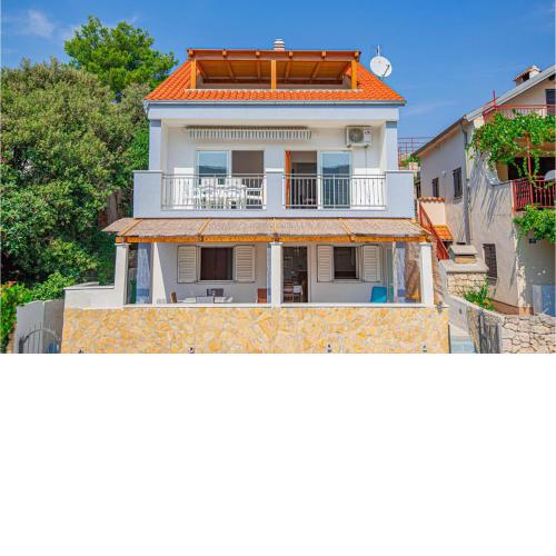 Gorgeous Home In Grebastica With Kitchen