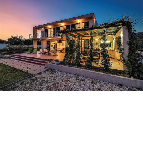 Gorgeous Home In Kastel Stafilic