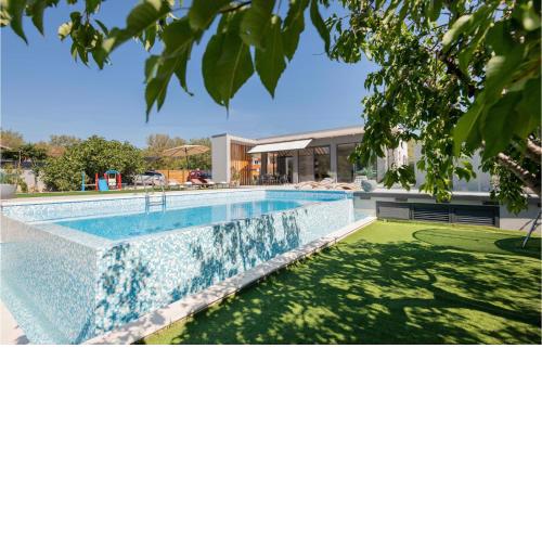 Gorgeous Home In Katuni With Wifi