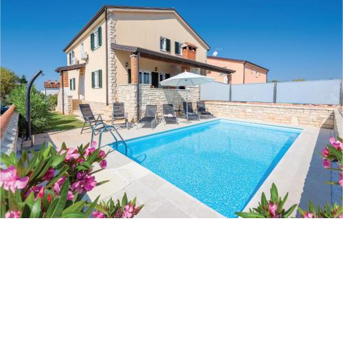 Gorgeous Home In Lovrecica With Kitchen