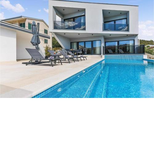 Gorgeous Home In Marina With Wifi