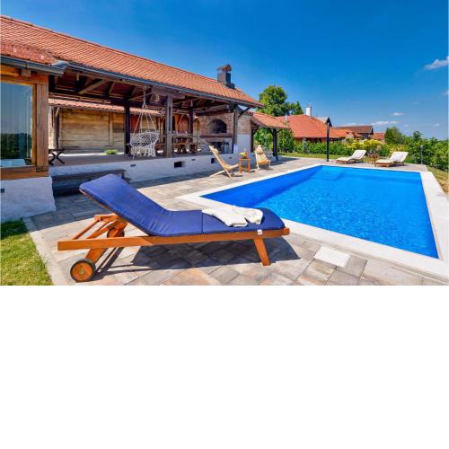 Gorgeous Home In Martinkovec With Sauna