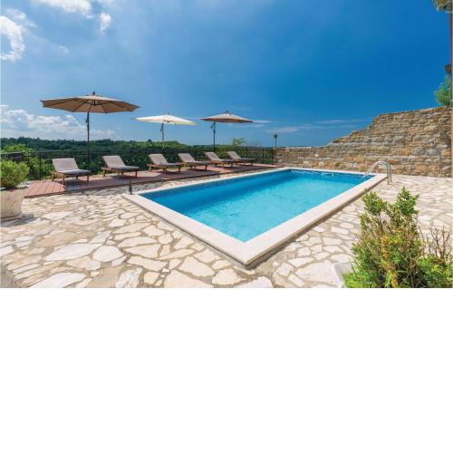 Gorgeous Home In Momjan With Heated Swimming Pool