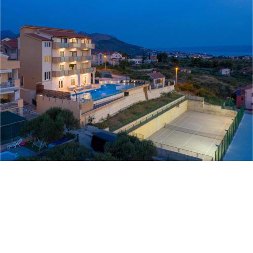 Gorgeous Home In Mravince With Sauna