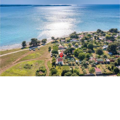Gorgeous Home In Peroj With House Sea View