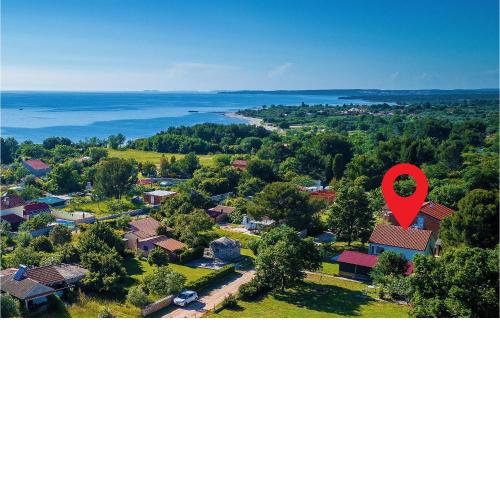Gorgeous Home In Peroj With Wifi