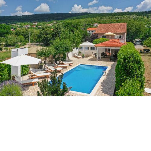 Gorgeous Home In Prolozac Donji With Wifi