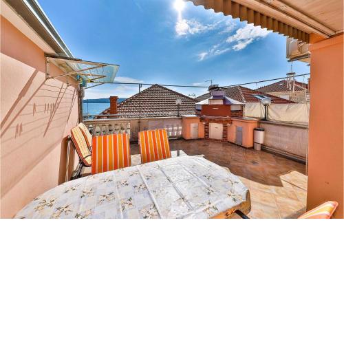 Gorgeous Home In Seget Donji With Wifi