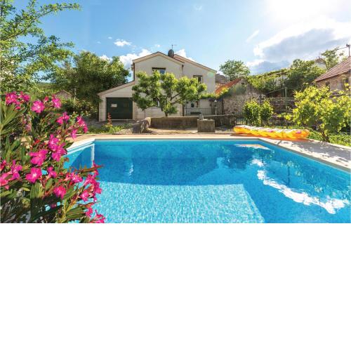 Gorgeous Home In Slivno With Wifi