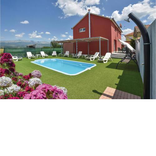 Gorgeous Home In Trilj With Jacuzzi