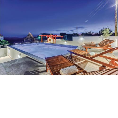 Gorgeous Home In Vinovo Gornje