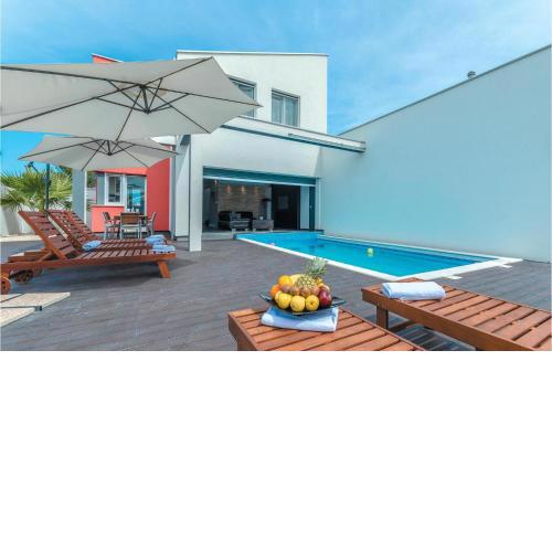 Gorgeous Home In Vrsi Mulo With Wifi