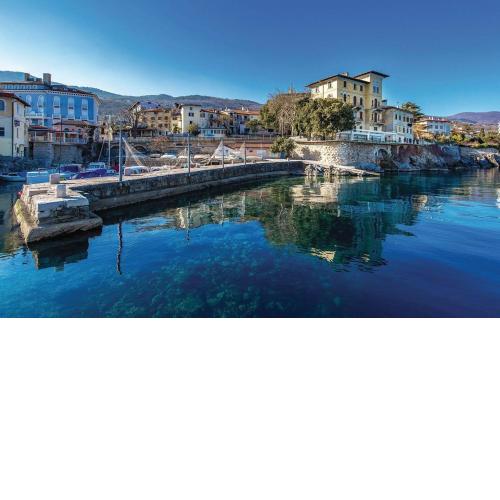 Great View Montage Pool Intact Nature 1600m2