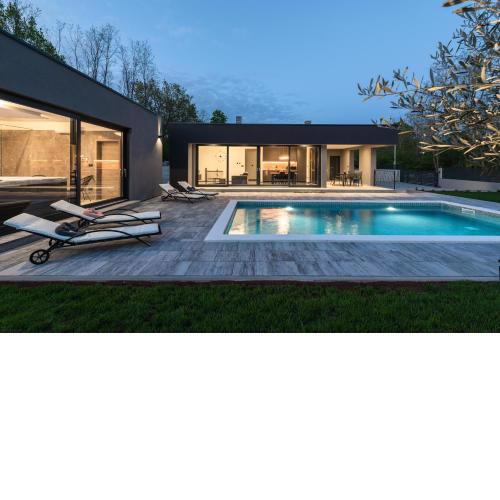 Green Luxury II with heated pool, jacuzzi & sauna