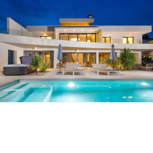 Green Tree Villas