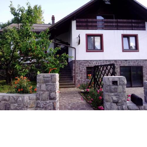 Guest House Ema