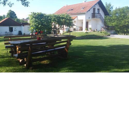 Guest House Family Dukić