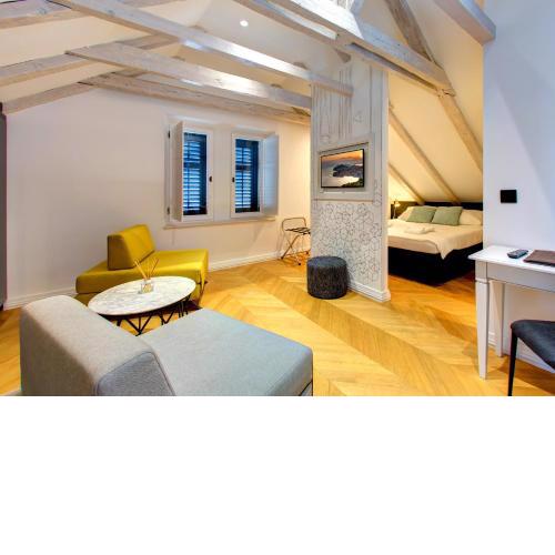 Guest House Forty-Four