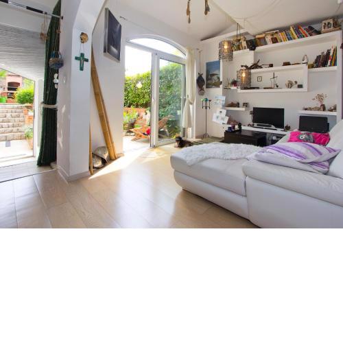 Guest House More