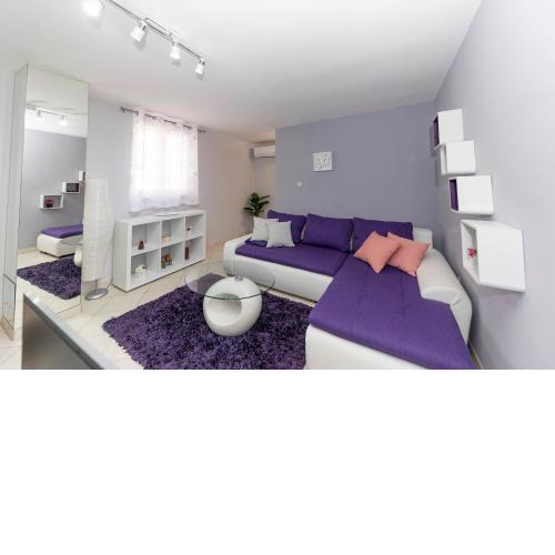Happy Home Apartment