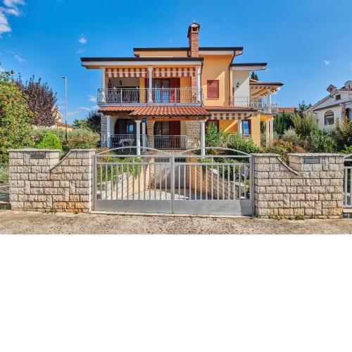 Haus Ana
