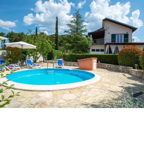 Holiday Home Anka by Interhome