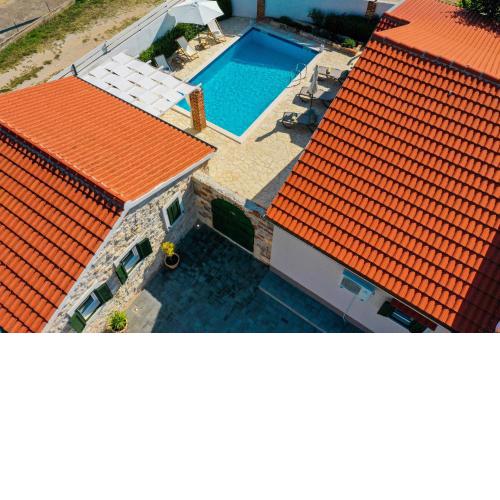 Holiday Home Ikka with swimming pool