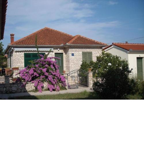 Holiday home Jaroje- 80m from beach